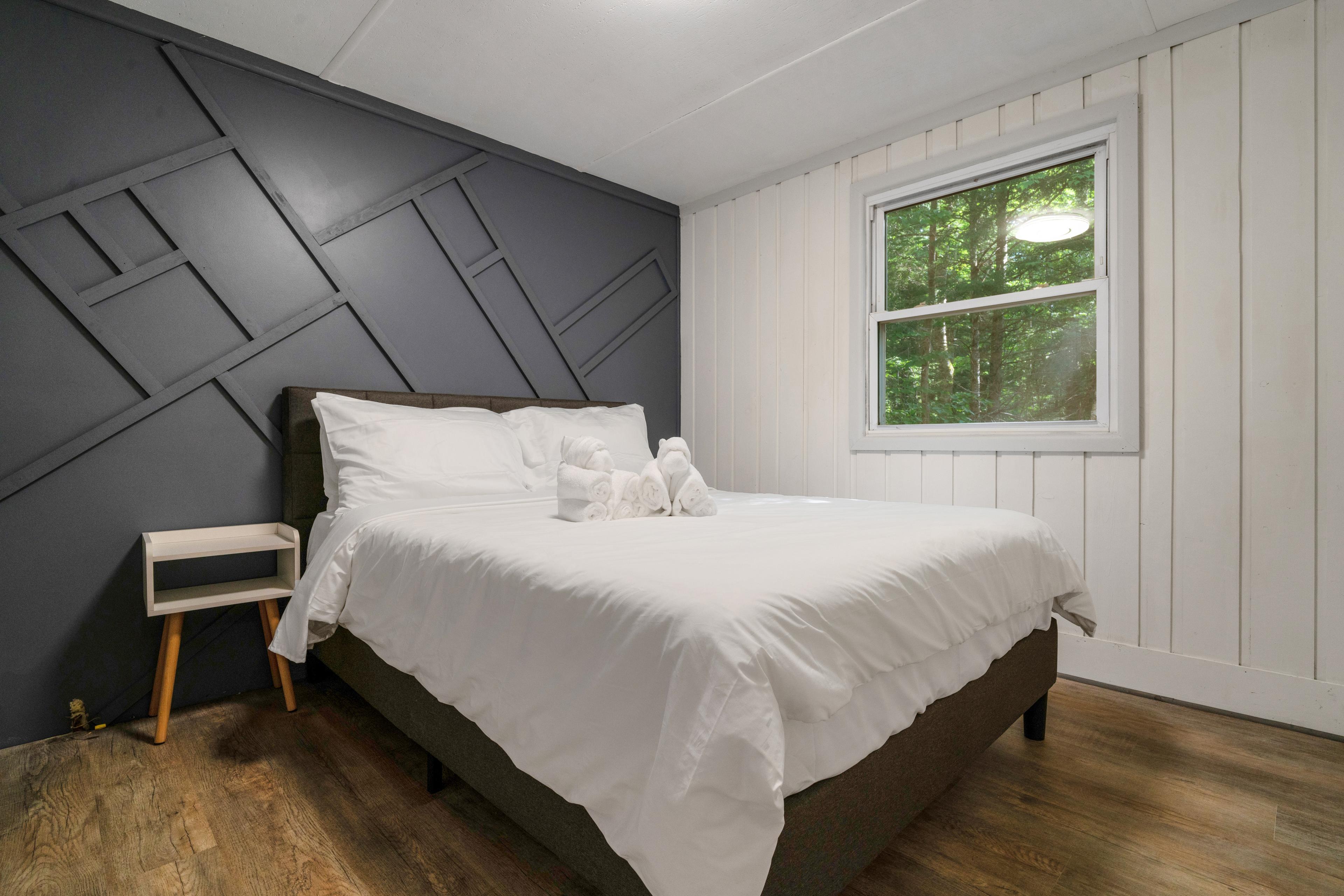 Bedroom — geometric accent wall