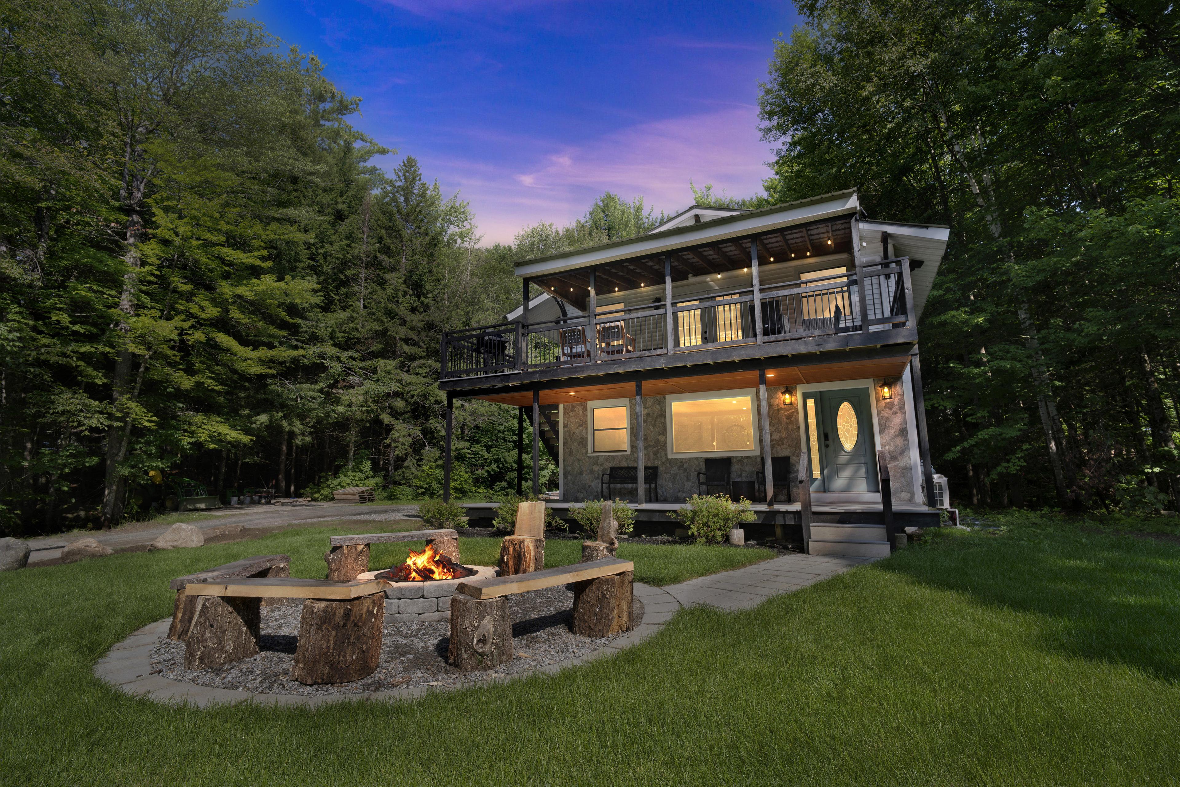 Trine Chalet at dusk